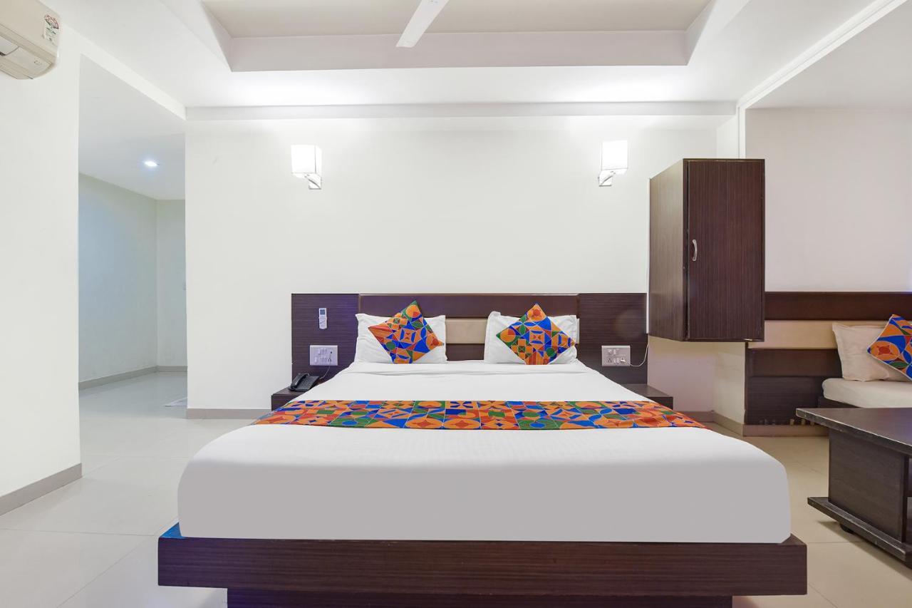 Fabhotel Skyland 阿穆达巴 外观 照片