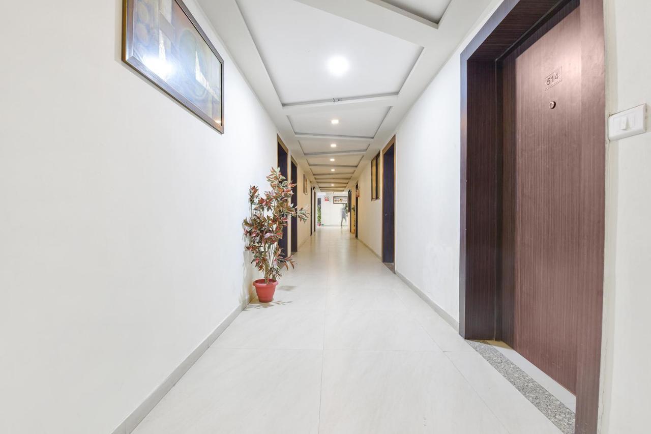 Fabhotel Skyland 阿穆达巴 外观 照片