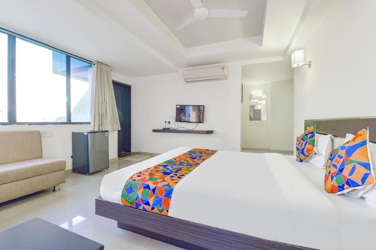 Fabhotel Skyland 阿穆达巴 外观 照片