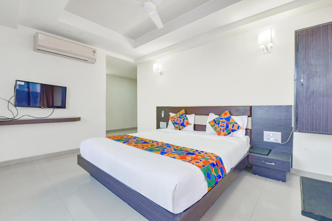 Fabhotel Skyland 阿穆达巴 外观 照片