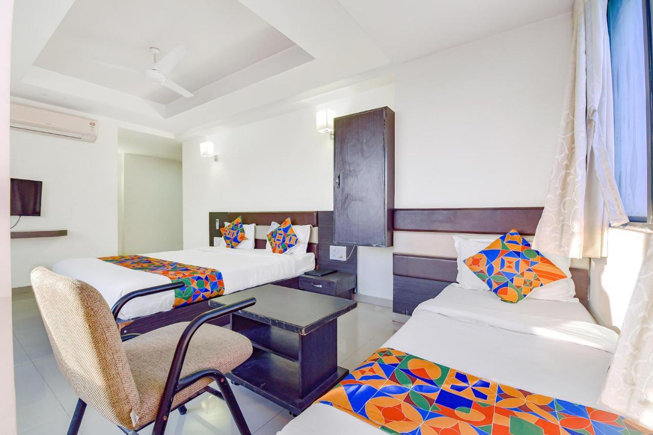 Fabhotel Skyland 阿穆达巴 外观 照片