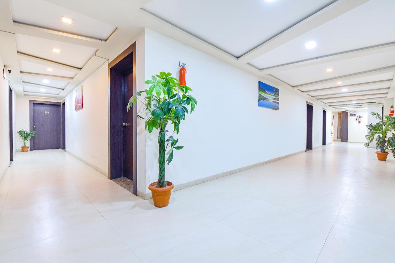 Fabhotel Skyland 阿穆达巴 外观 照片