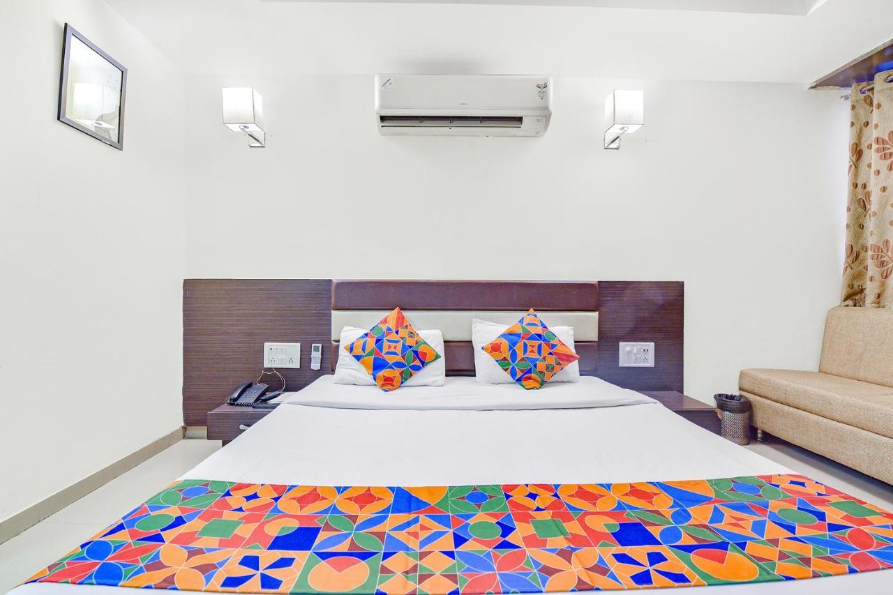 Fabhotel Skyland 阿穆达巴 外观 照片