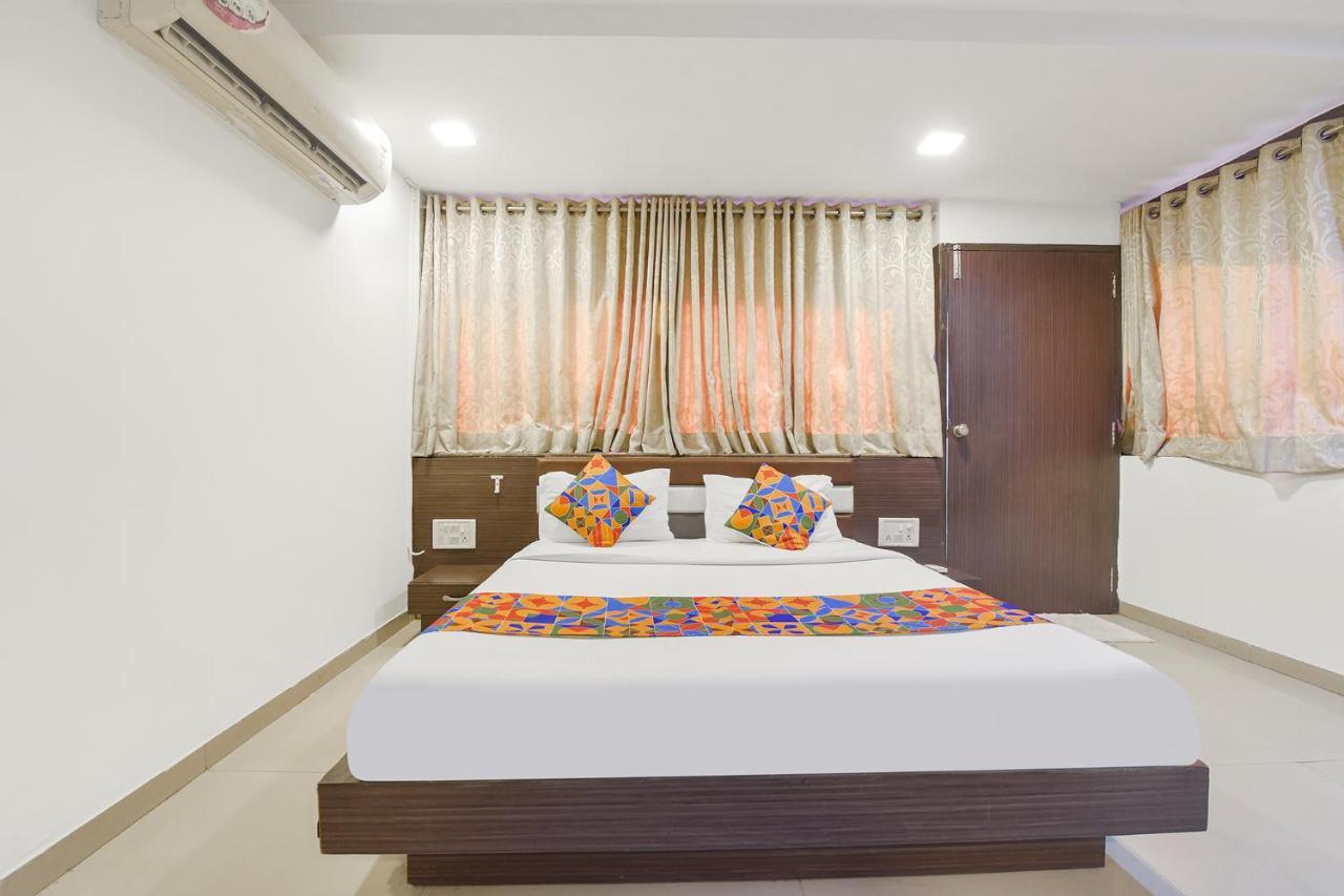 Fabhotel Skyland 阿穆达巴 外观 照片